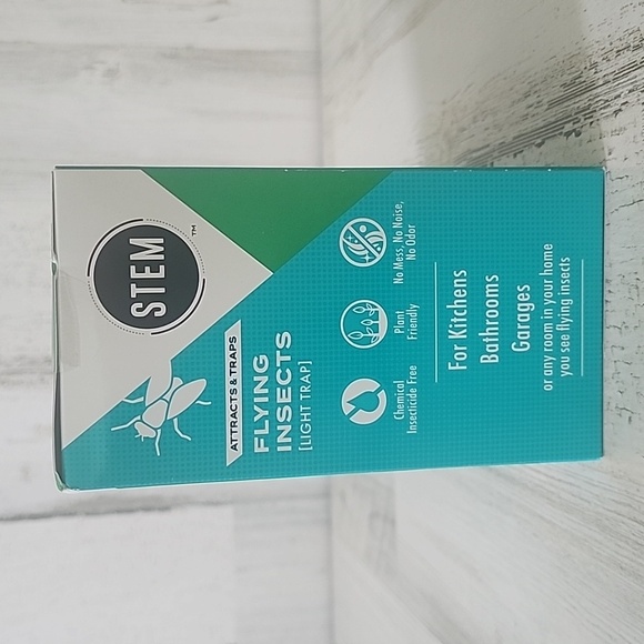 STEM flying insects light trap starter kit 1 device 1 refill chemical free NEW - Picture 3 of 4